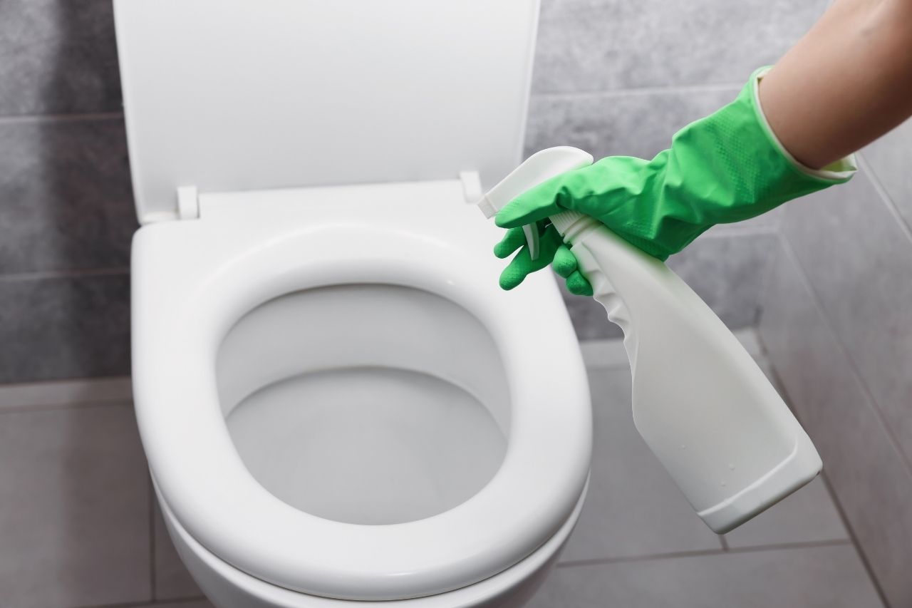 ⁠toilet / drainage smelly / odor / stinky